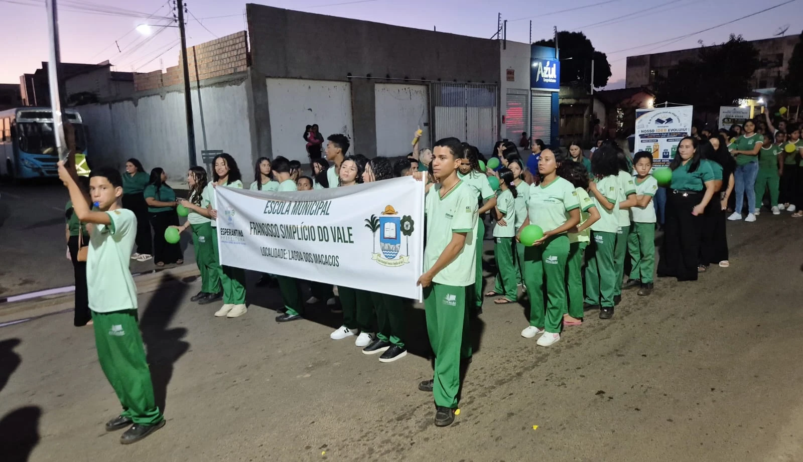 Esperantina realiza desfile cívico para celebrar avanços da educação no Ideb