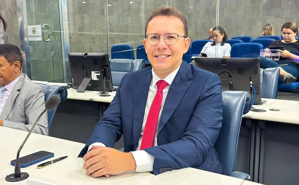 Vereador propõe estudos para liberar faixas exclusivas em horários de pico e conversão à direita em Teresina