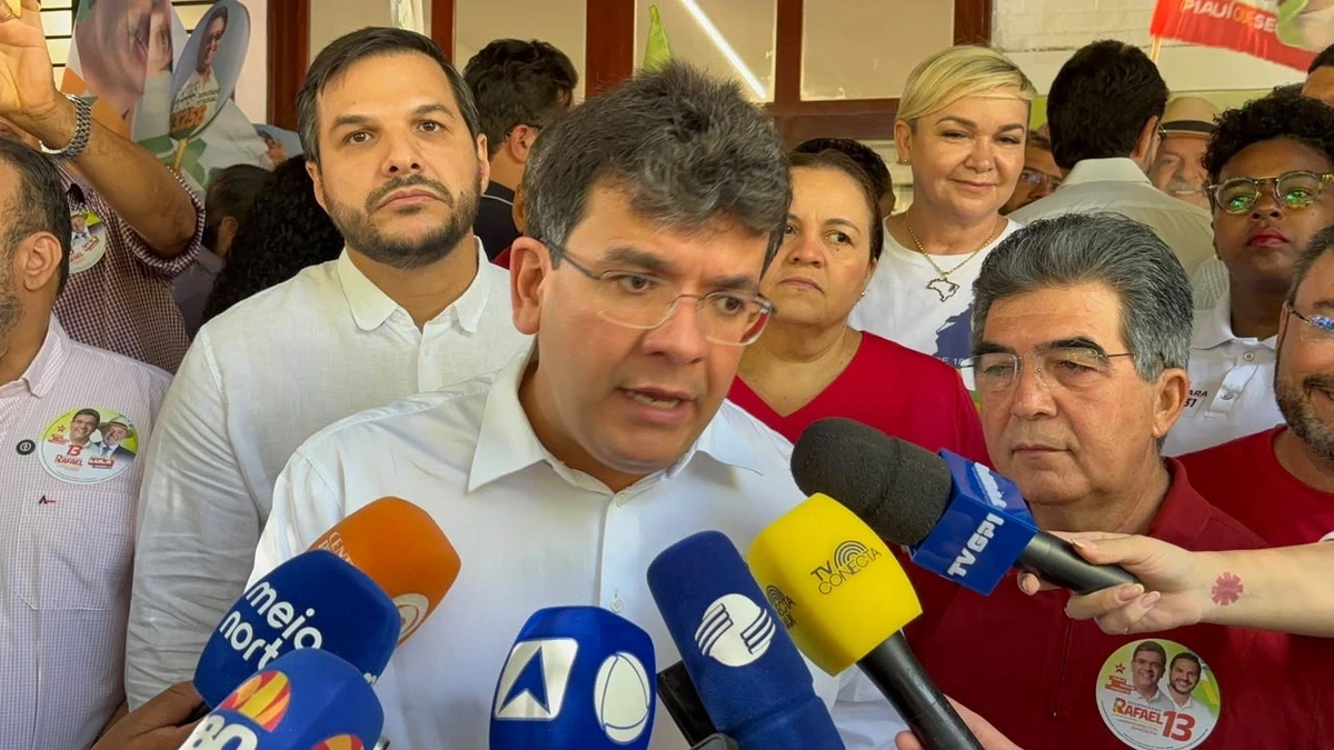 Rafael Fonteles inaugura comitê do “Time do Povo” na zona Leste de Teresina