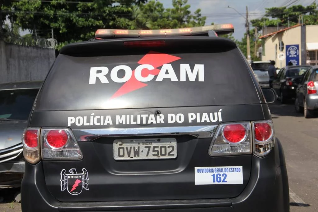 Adolescente é apreendido com motocicleta roubada no Grande Dirceu, em Teresina