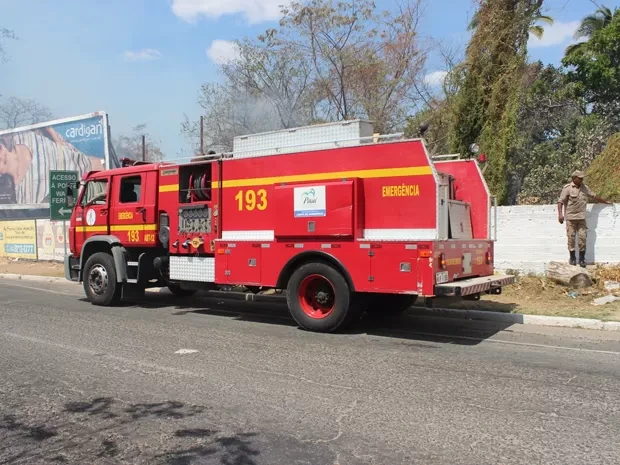 Incêndio destrói medidor de energia de residência na zona Norte de Teresina
