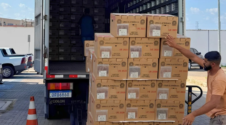 TRE-PI inicia distribuição de mais de 9 mil urnas eletrônicas para o interior do Piauí