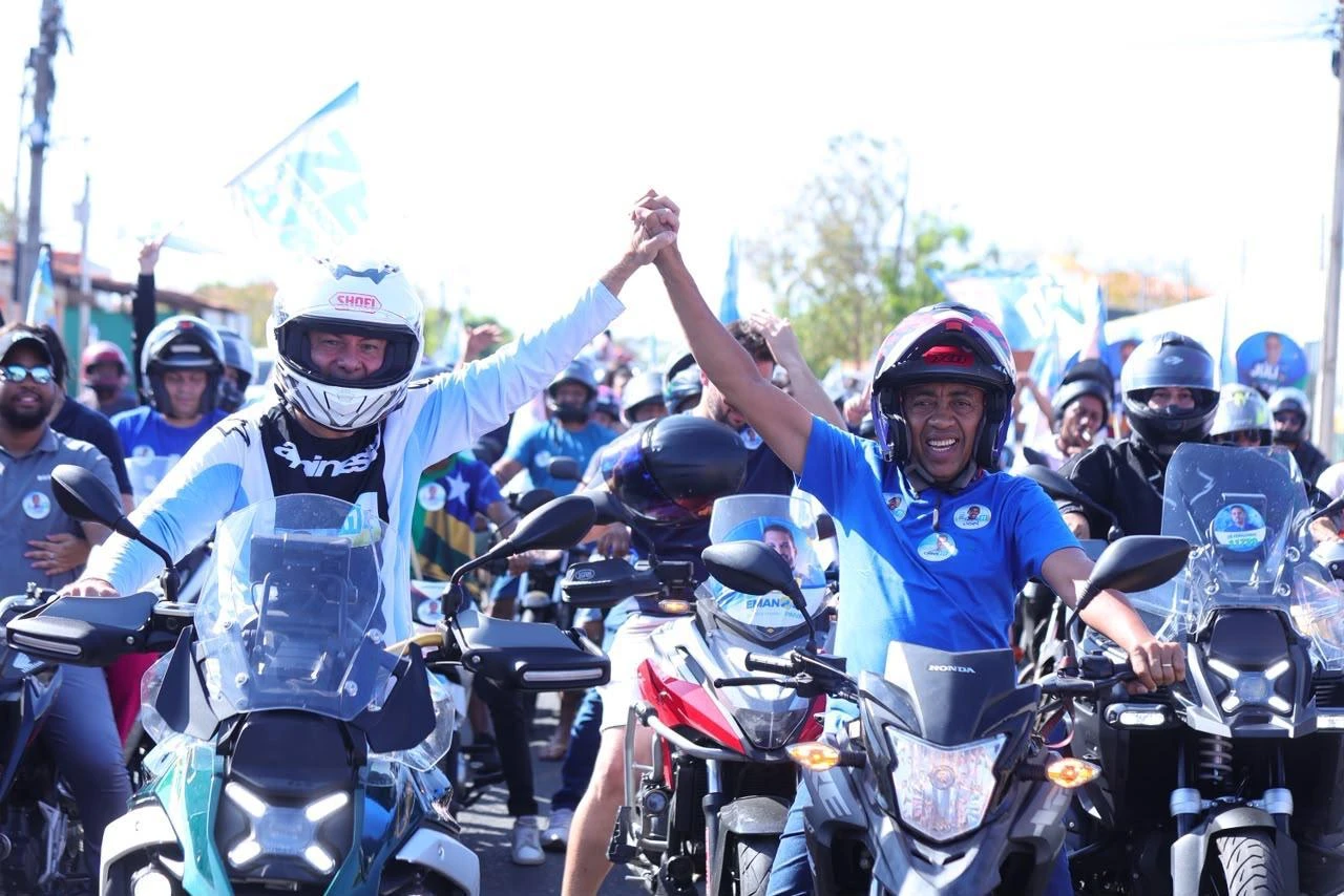 Joel Rodrigues e Jeová Alencar participam da Motociata do 11 na zona Sul de Teresina