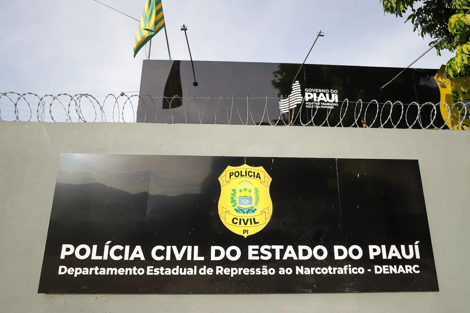 Motoristas por aplicativo são alvo de operação contra tráfico de drogas em Teresina e Valença