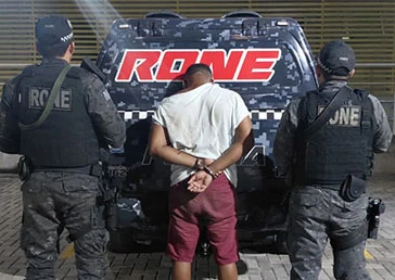 Homem é preso suspeito de ameaçar ex-companheira e atirar em via pública em Teresina