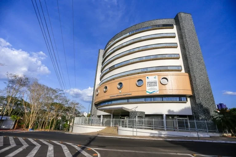 Candidatos que renunciam devem prestar contas e devolver recursos públicos não utilizados