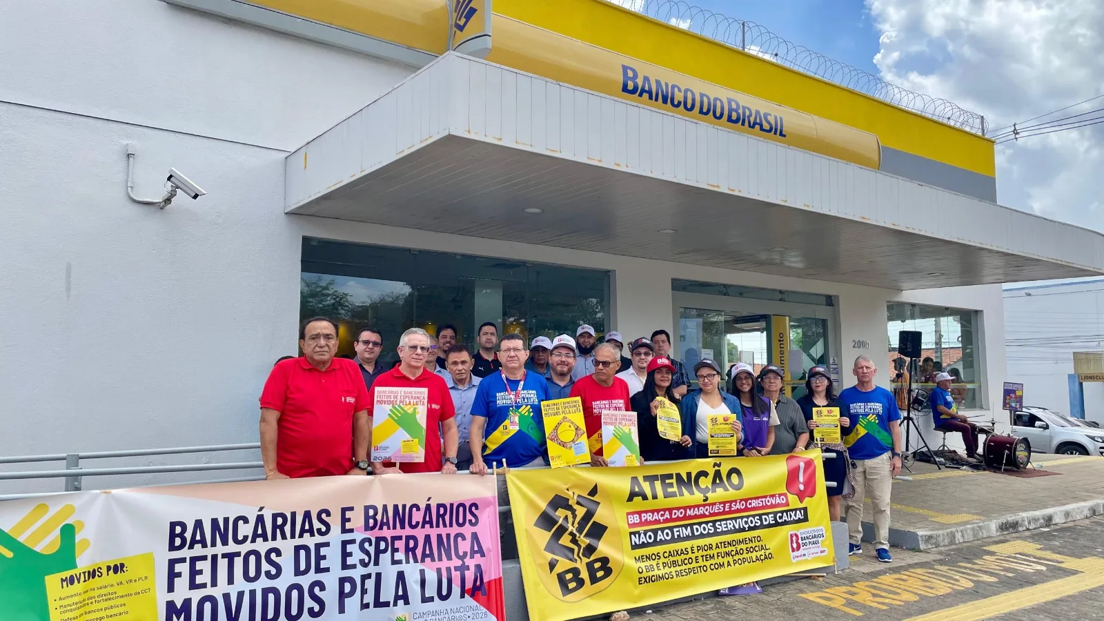 Bancários da Caixa e do Banco do Brasil aprovam greve por tempo indeterminado no Piauí