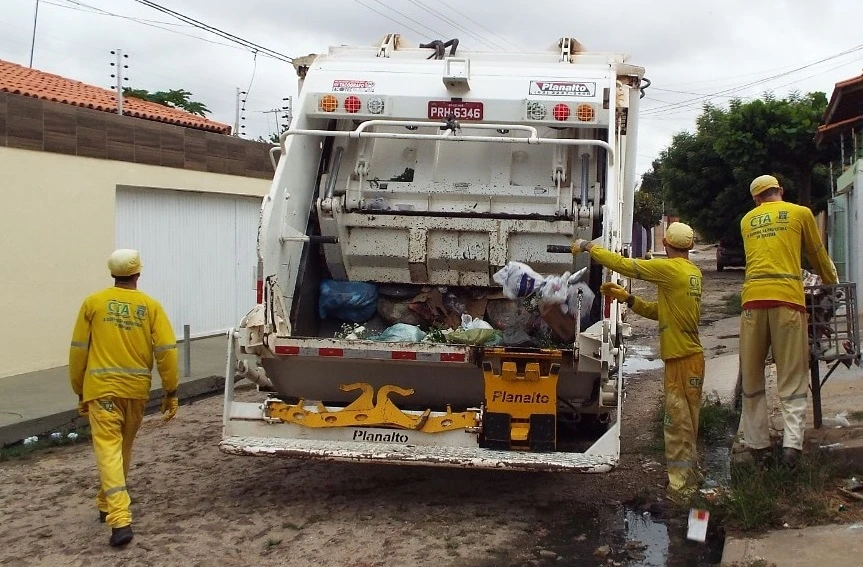 Prefeitura de Teresina oficializa contratos da limpeza pública após decisão do TJ-PI; duas empresas assumirão